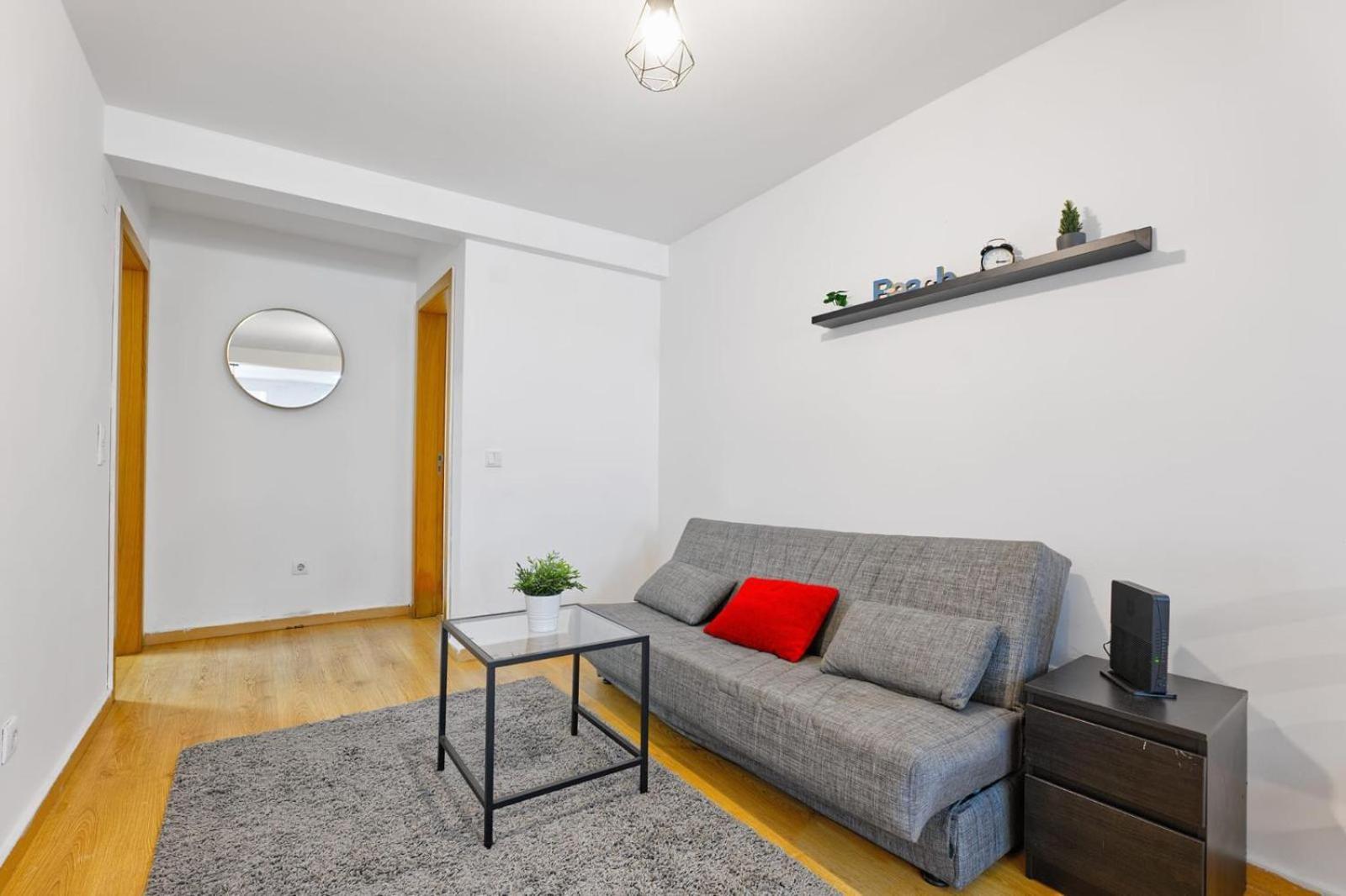 New, Cozy, Flat Apartamento