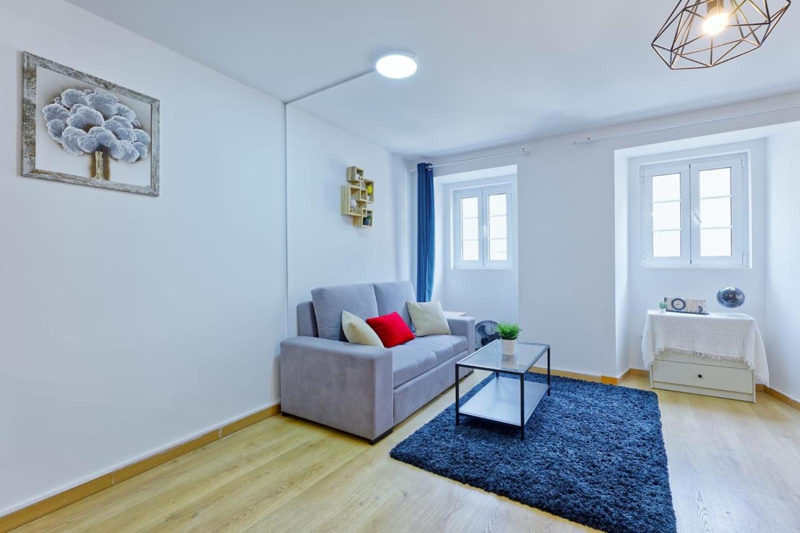 New, Cozy, Flat Apartamento